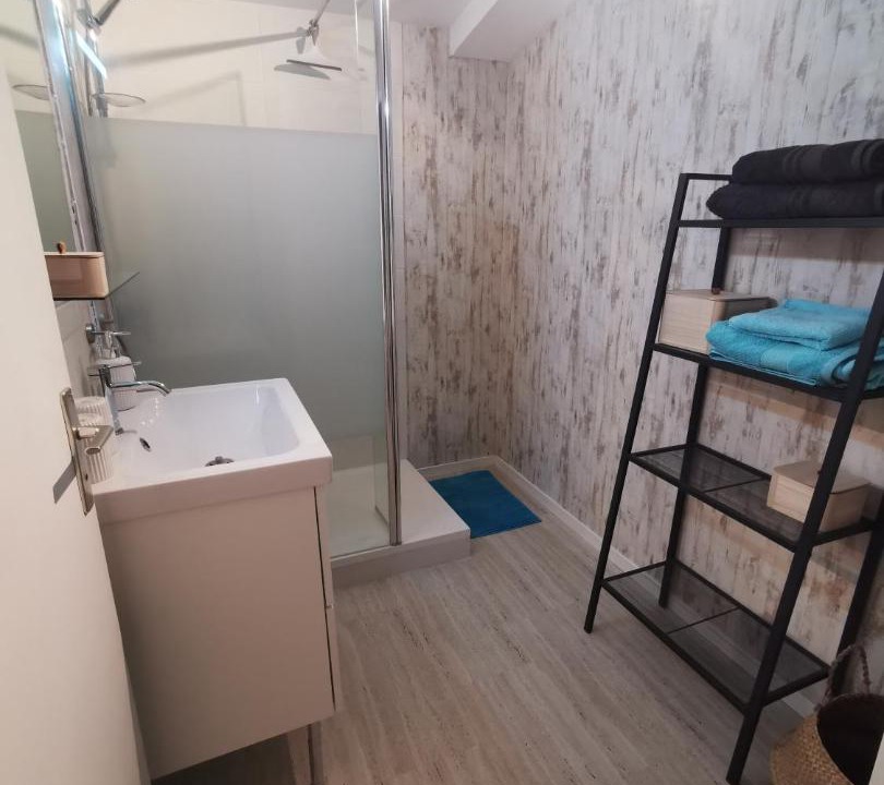 Photo of Bathroom in Perrigny-les-Dijon