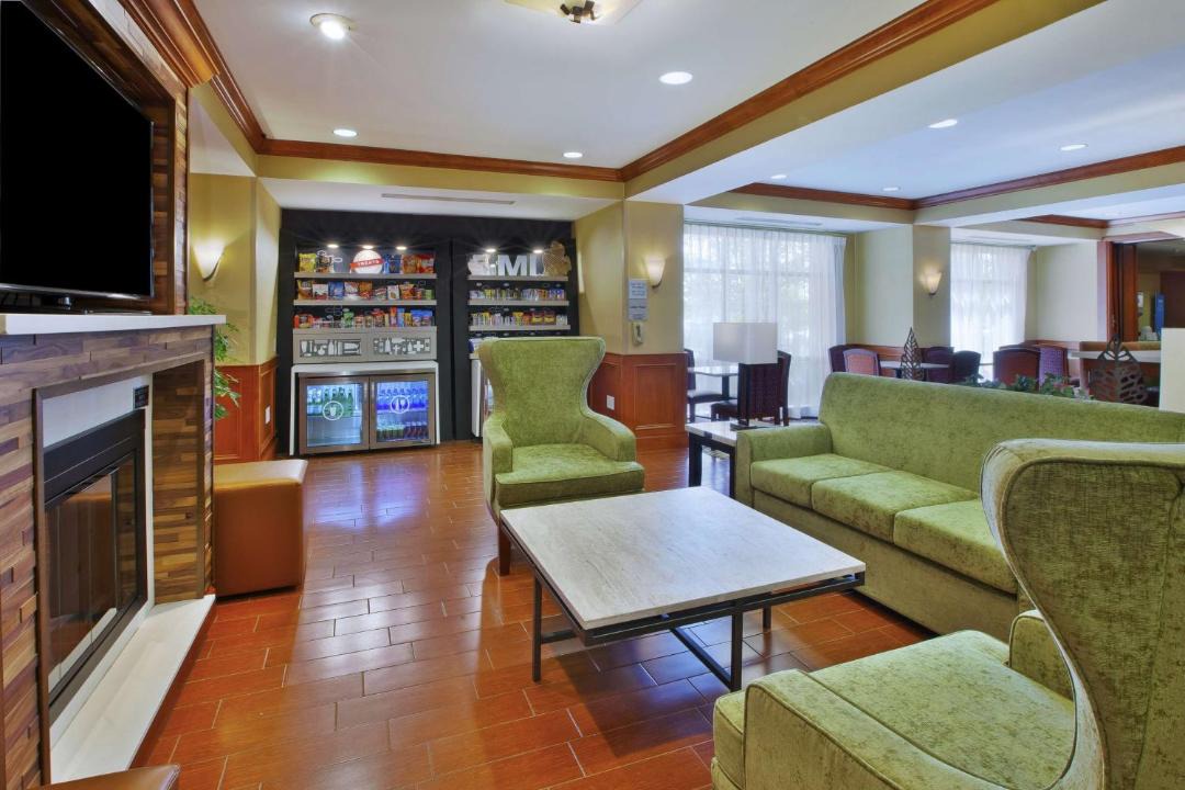 Photo of Livingroom in Commerce Township