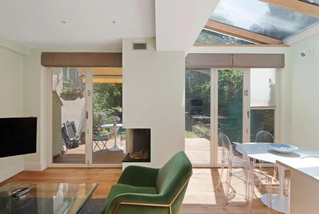 Photo of Livingroom in Westbourne