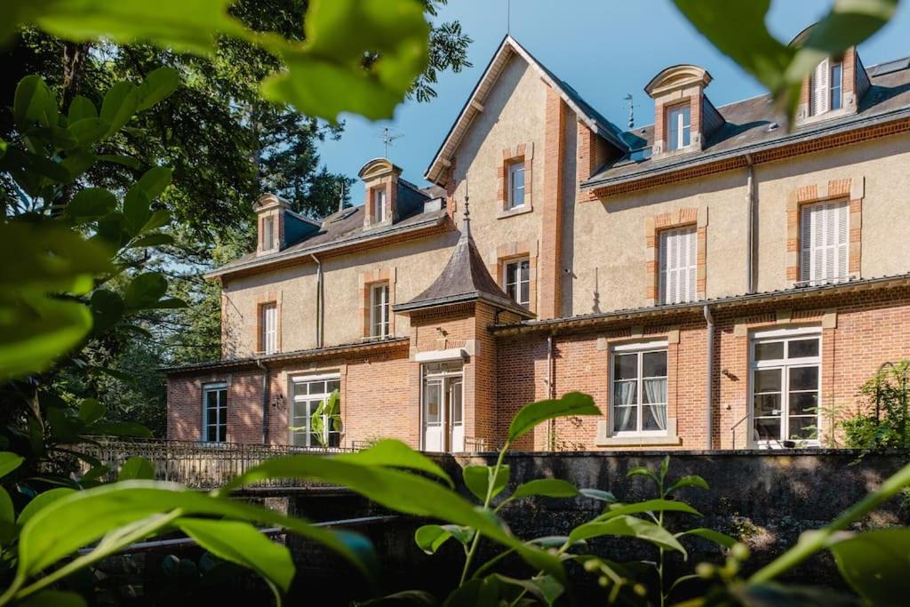 Photo of Buildings in Saint-Martin-d'Abbat
