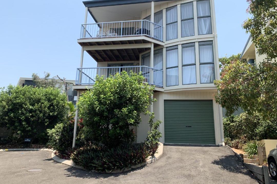 Photo of Buildings in Castaways Beach