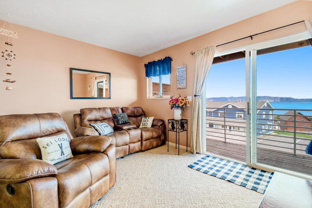 Photo of Livingroom in Harbor Village