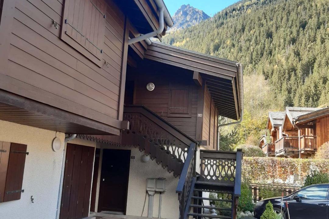 Photo of Buildings in Les Tines