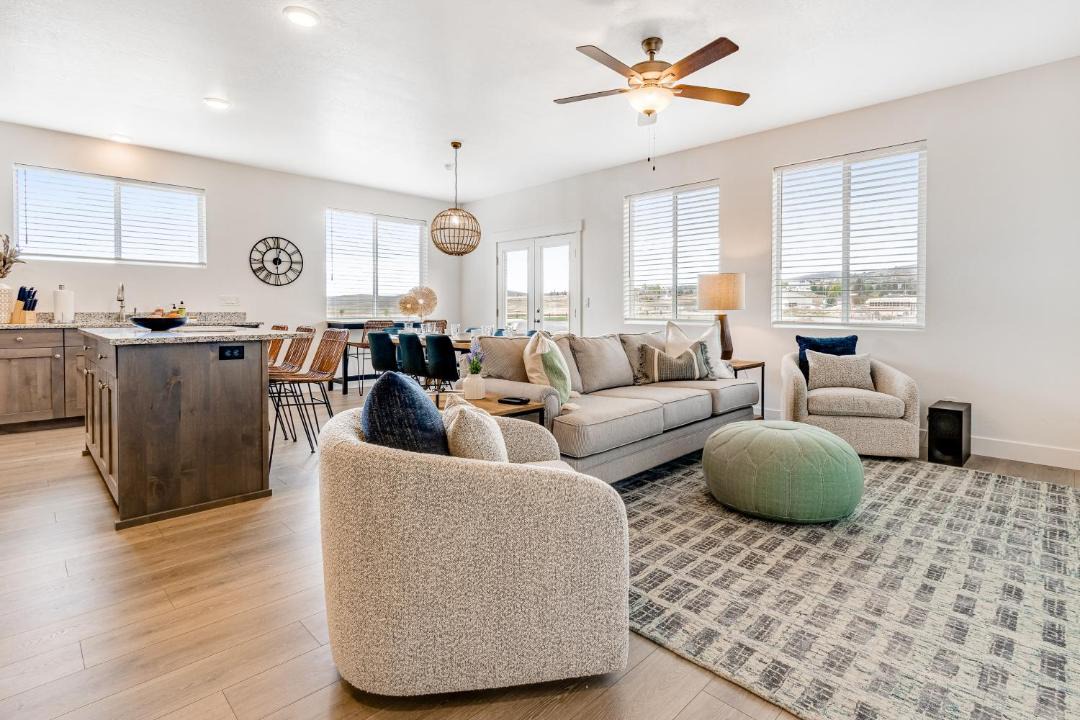 Photo of Livingroom in Sweetwater