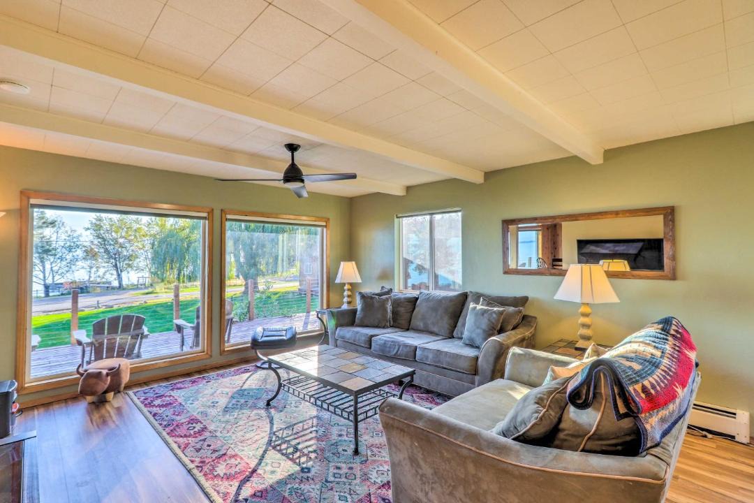 Photo of Livingroom in Lakeside