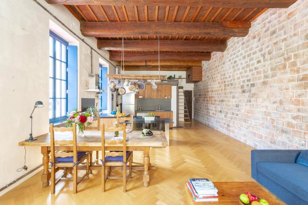 Photo of Livingroom in Opera