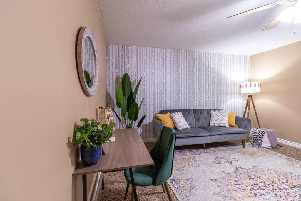 Photo of Livingroom in Orem