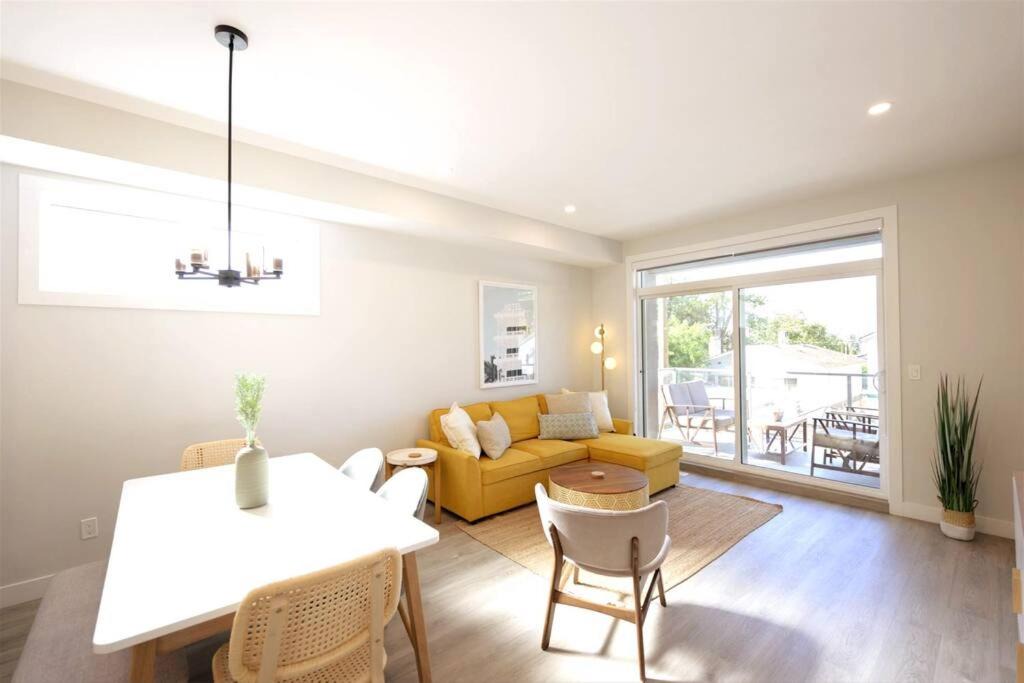 Photo of Livingroom in Okanagan-Similkameen