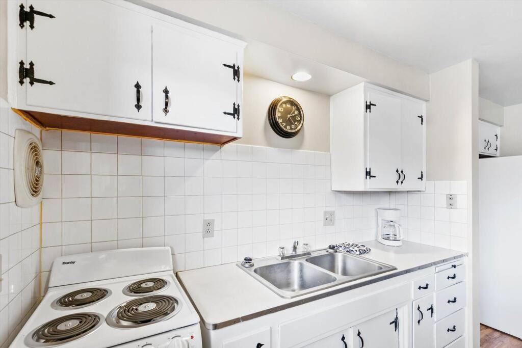 Photo of Kitchen in Cliff - Cannon