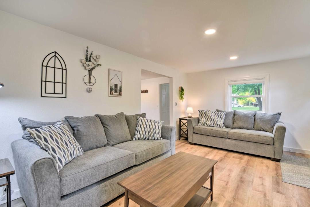 Photo of Livingroom in Mount Pleasant