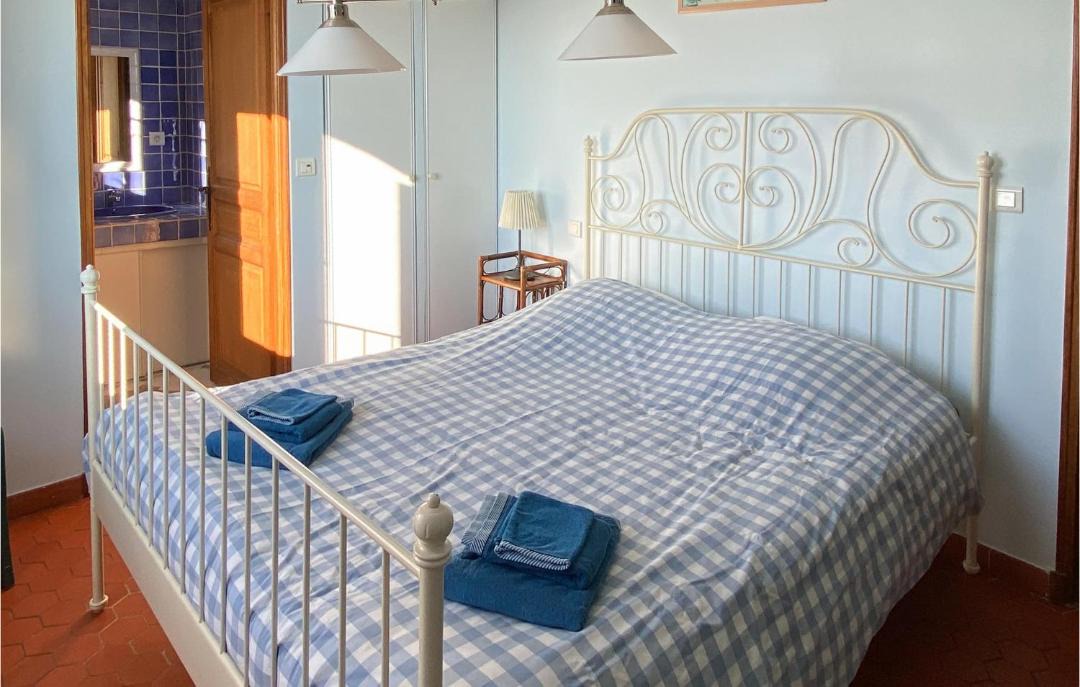 Photo of Bedroom in Entrecasteaux