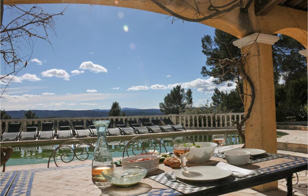Photo of Patio Balcony in Entrecasteaux
