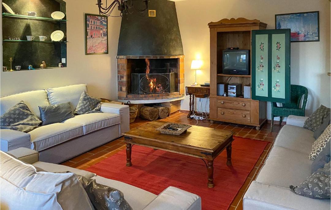 Photo of Livingroom in Entrecasteaux