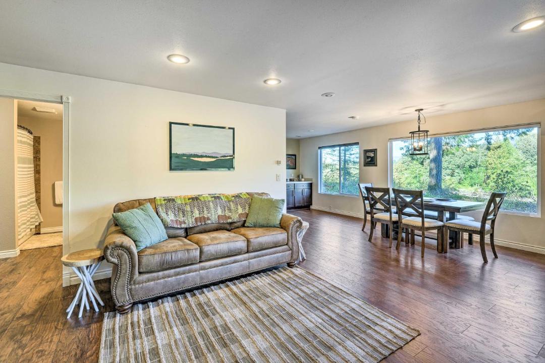 Photo of Livingroom in Concrete