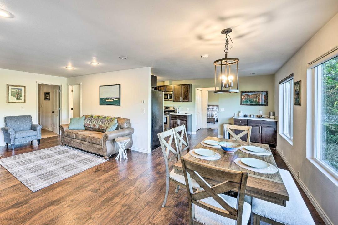 Photo of Livingroom in Concrete
