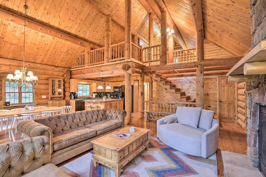 Photo of Livingroom in Lake City