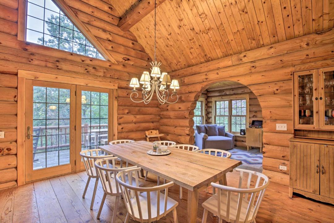 Photo of Livingroom in Lake City