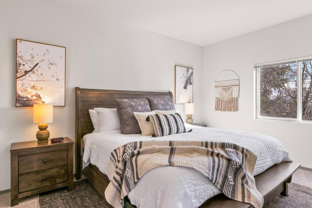 Photo of Bedroom in South Perry District