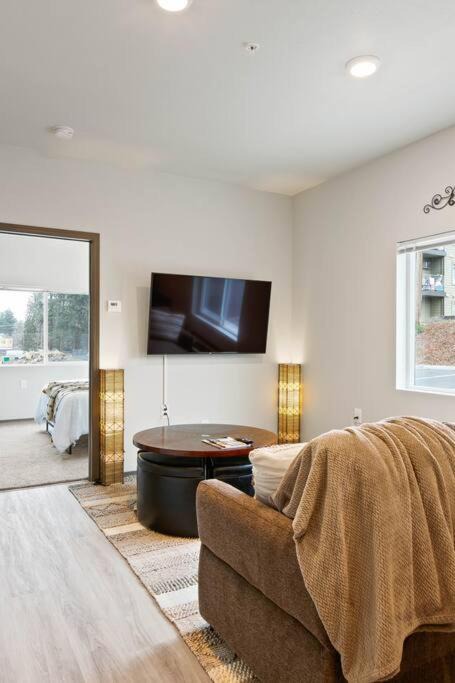 Photo of Livingroom in South Perry District