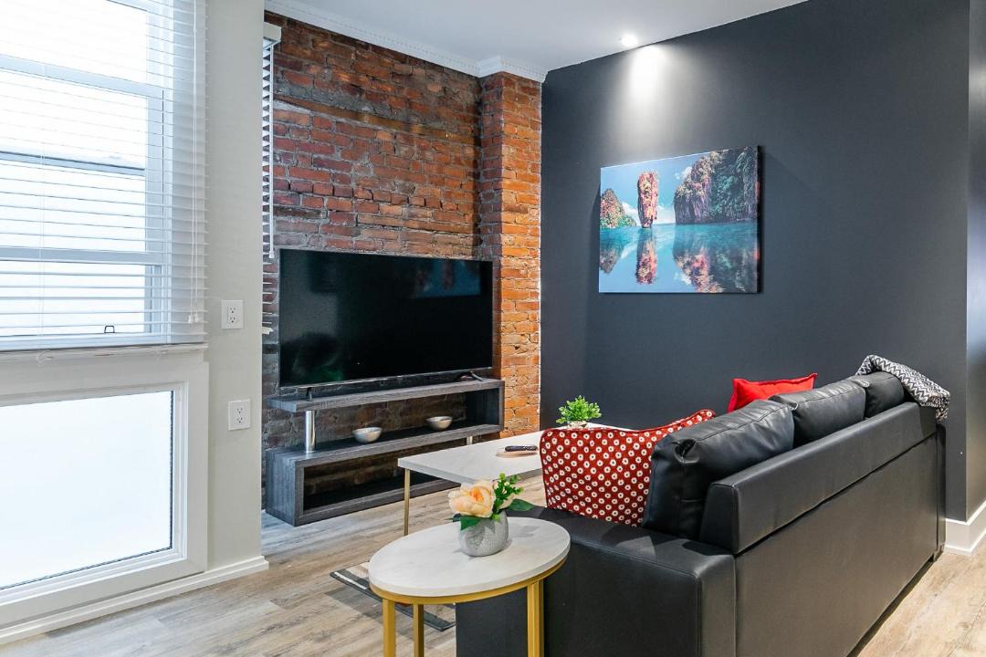 Photo of Livingroom in Central Hamilton