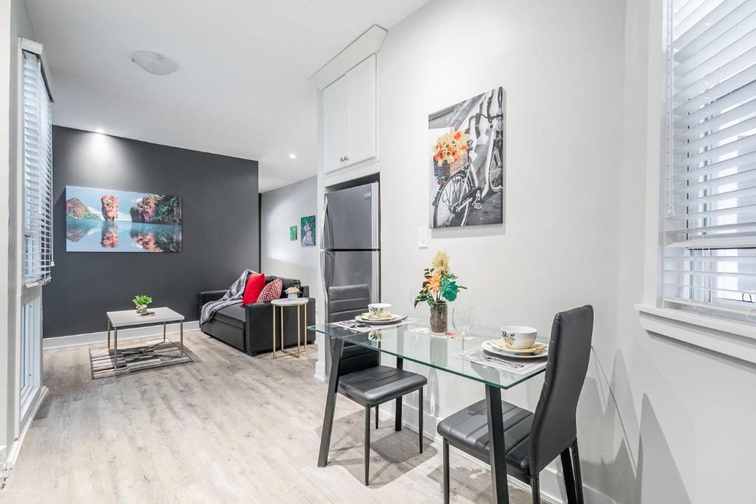 Photo of Livingroom in Central Hamilton