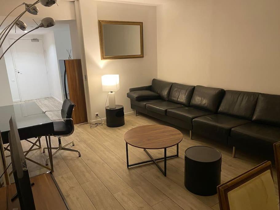Photo of Livingroom in Puteaux