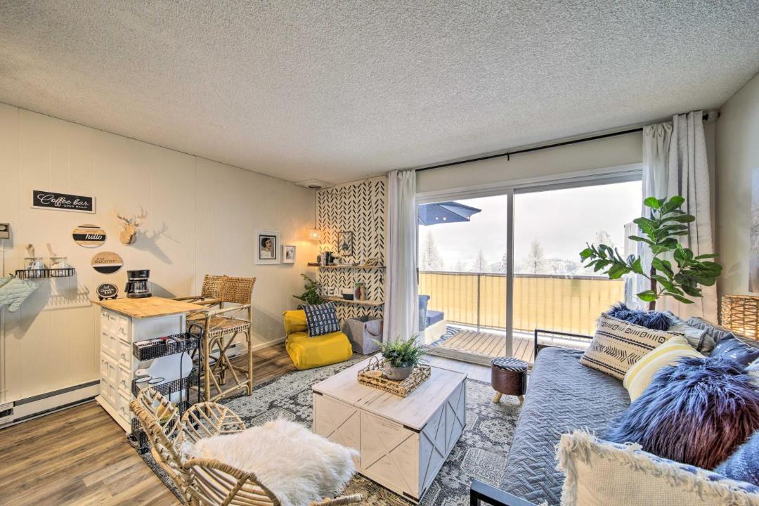 Photo of Livingroom in Mead