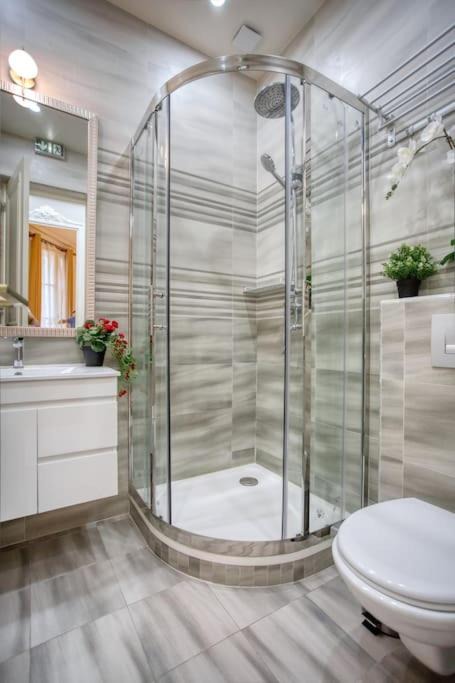 Photo of Bathroom in Chaussee-d'Antin