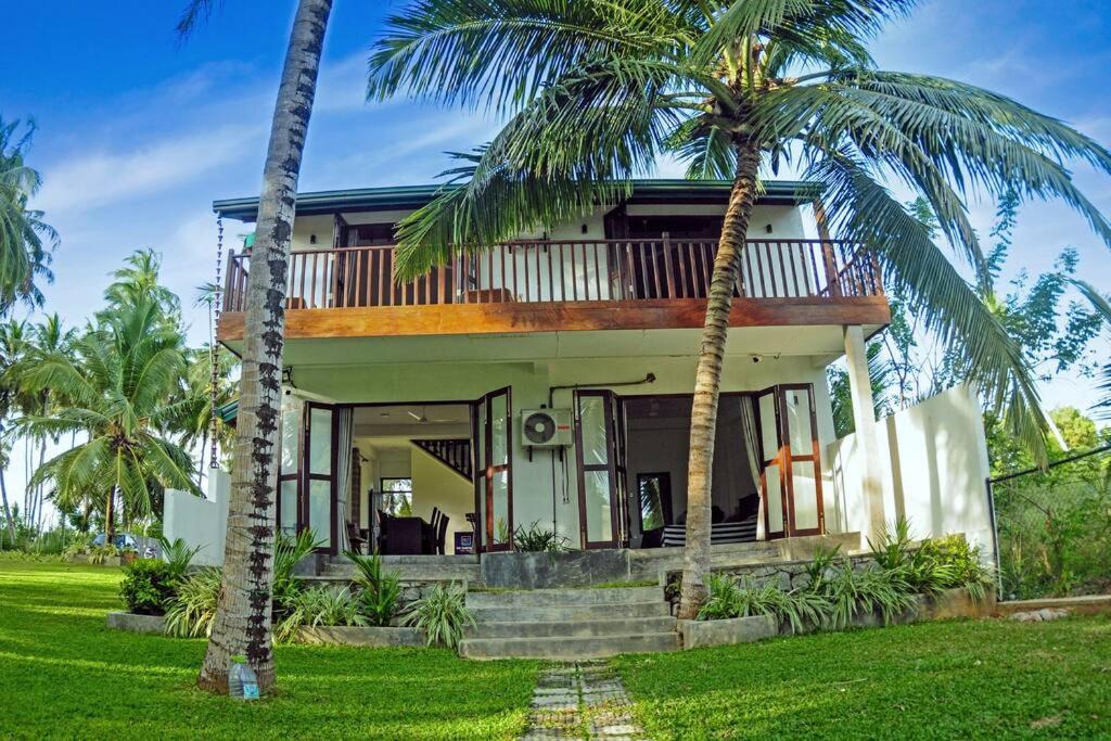 Photo of Buildings in Kahandamodara