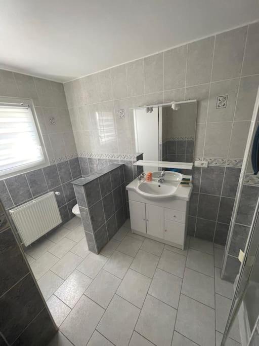 Photo of Bathroom in Carpiquet