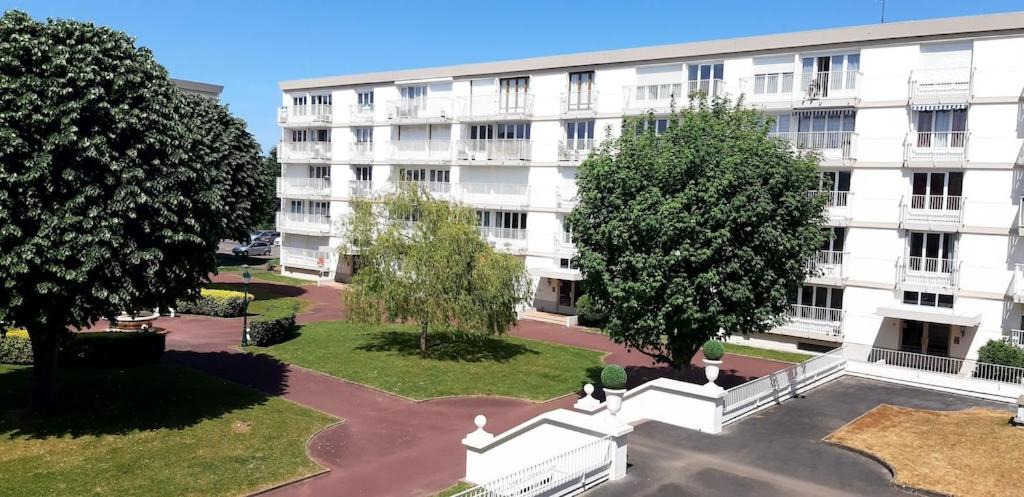 Photo of Others in Quartier Malherbe