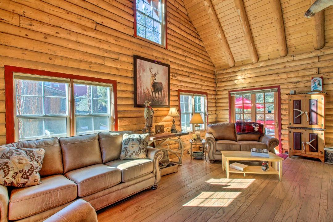 Photo of Livingroom in Pine Mountain Club