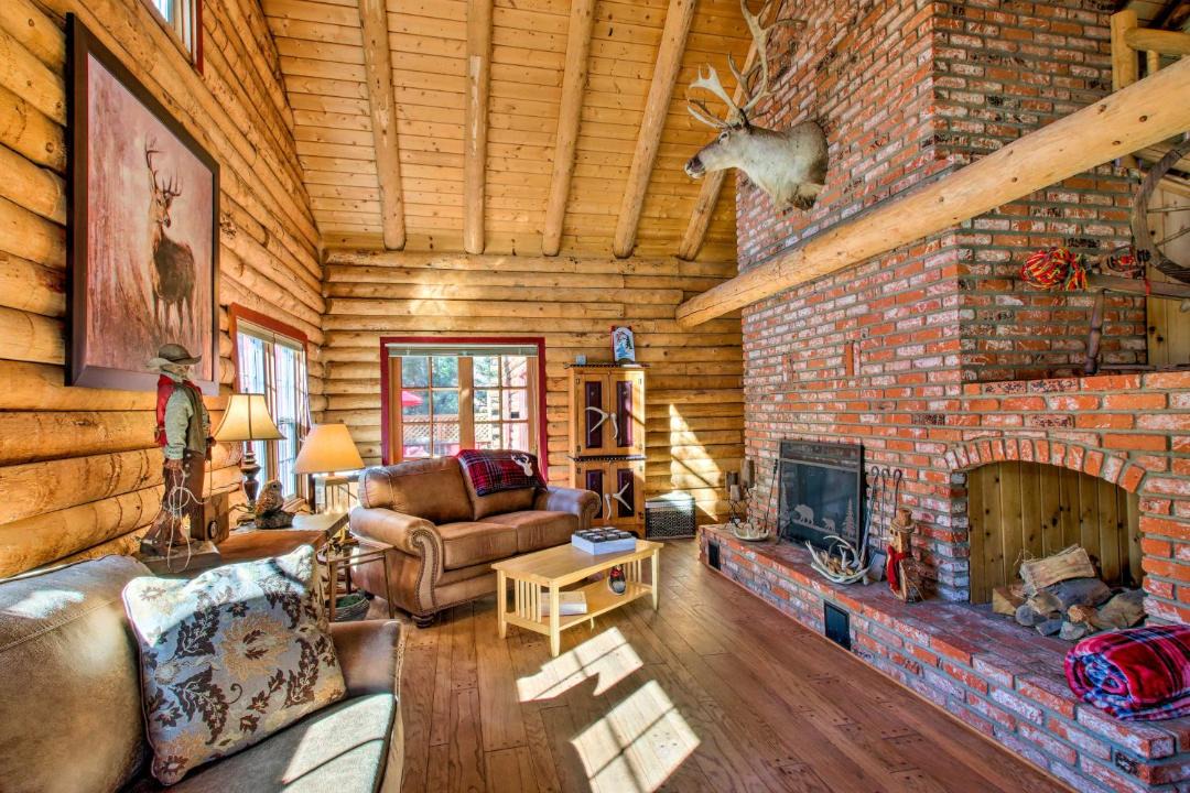 Photo of Livingroom in Pine Mountain Club