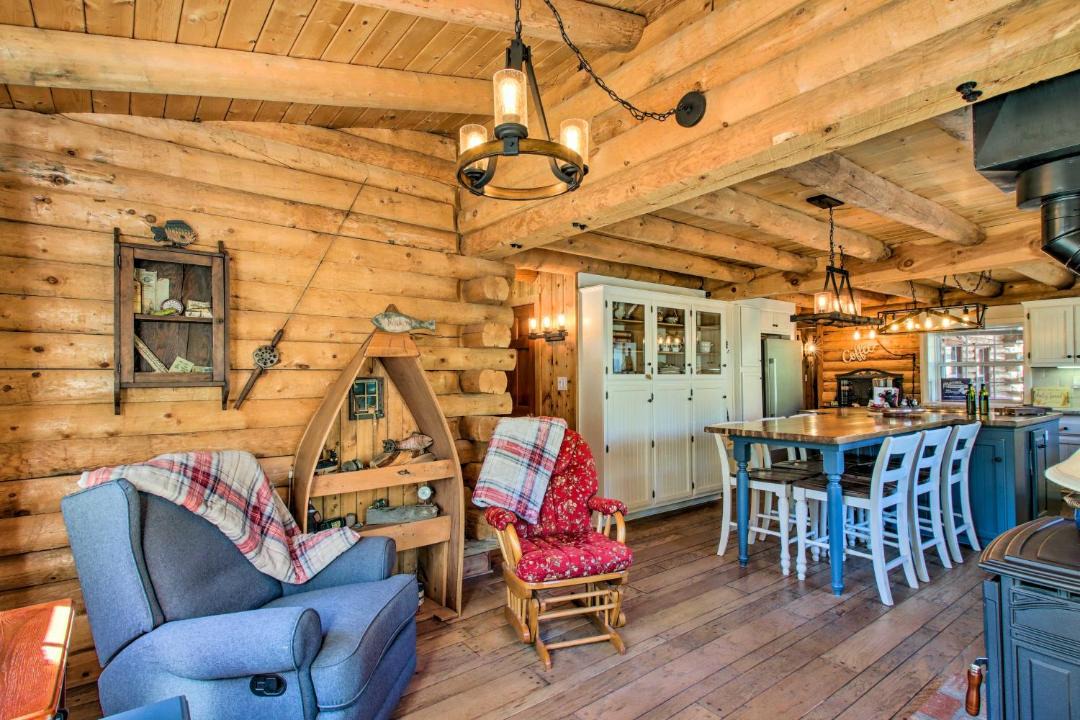 Photo of Livingroom in Pine Mountain Club