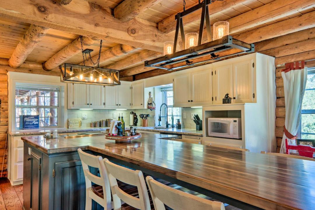 Photo of Kitchen in Pine Mountain Club