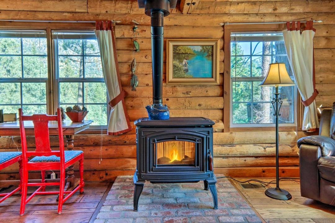 Photo of Livingroom in Pine Mountain Club