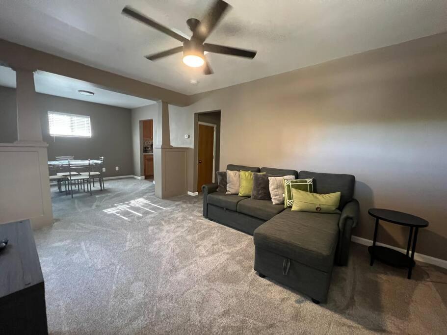 Photo of Livingroom in Central - Terry