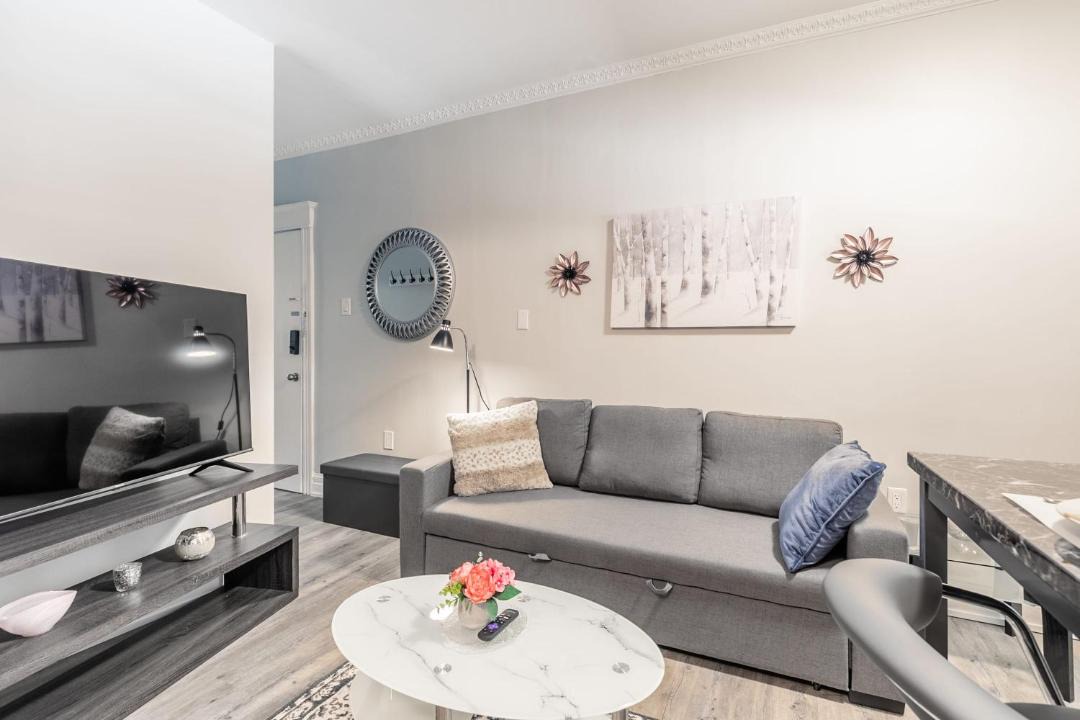 Photo of Livingroom in Central Hamilton