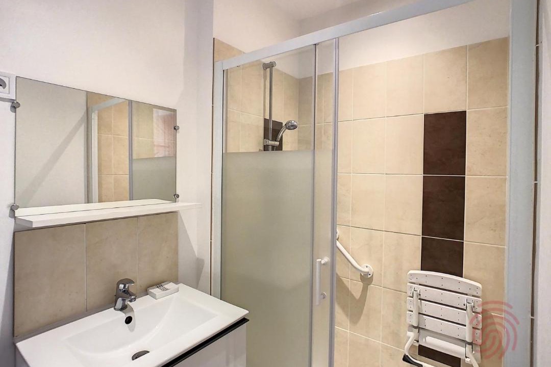 Photo of Bathroom in Lamalou-les-Bains