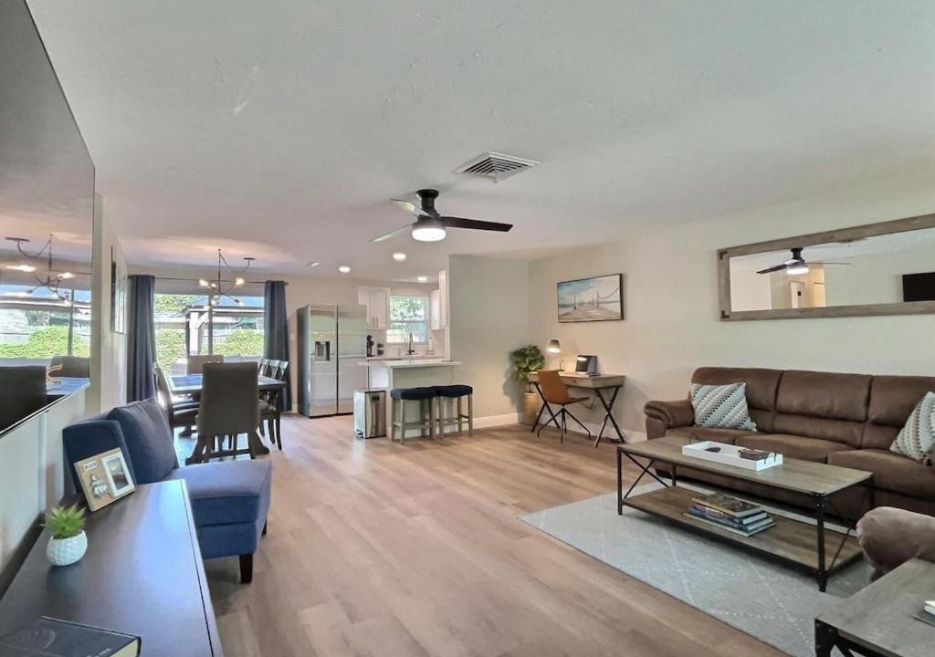 Photo of Livingroom in South Gate Ridge