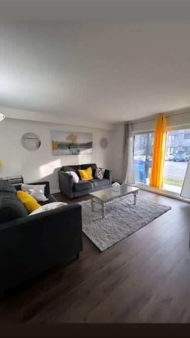 Photo of Livingroom in Aylmer