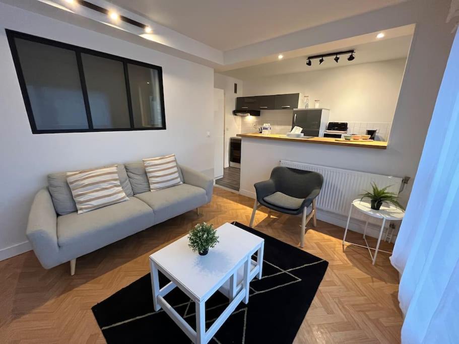 Photo of Livingroom in Folie-Couvrechef