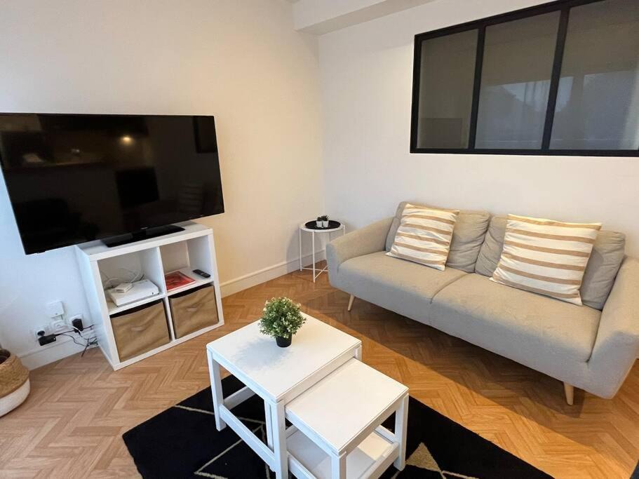 Photo of Livingroom in Folie-Couvrechef