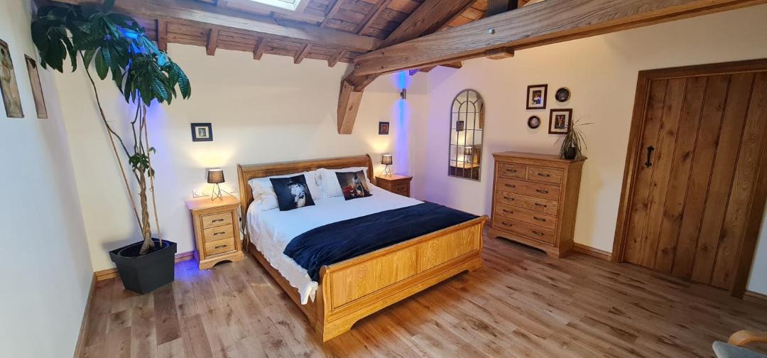 Photo of Bedroom in Villegouge
