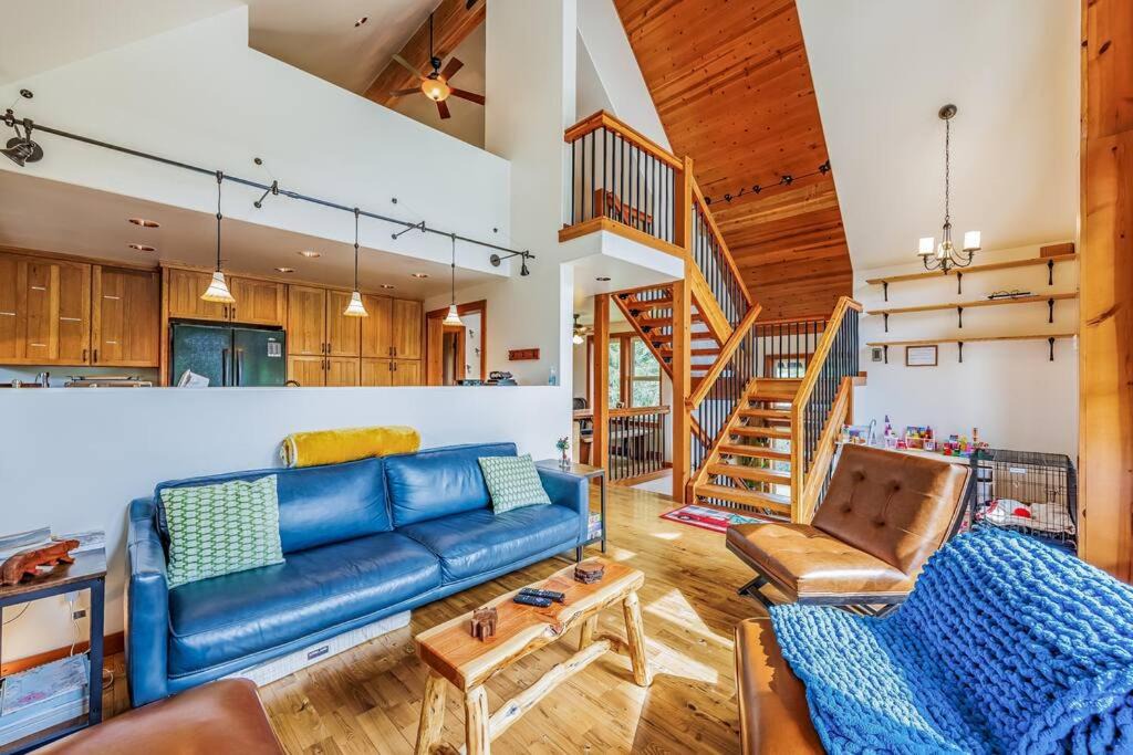 Photo of Livingroom in Hyak