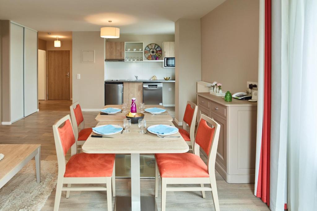 Photo of Livingroom in Suresnes