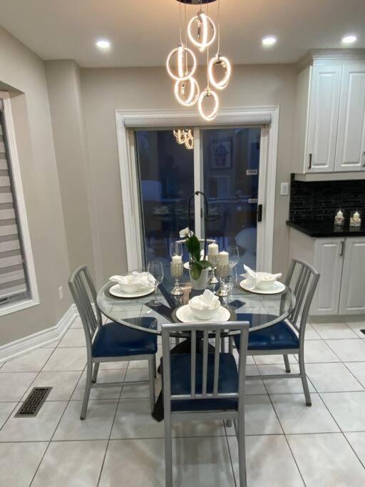 Photo of Livingroom in Ajax