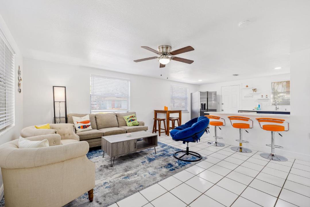 Photo of Livingroom in Central Sarasota