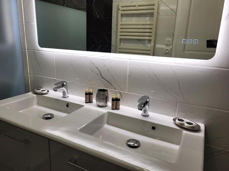 Photo of Bathroom in 5th Arrondissement