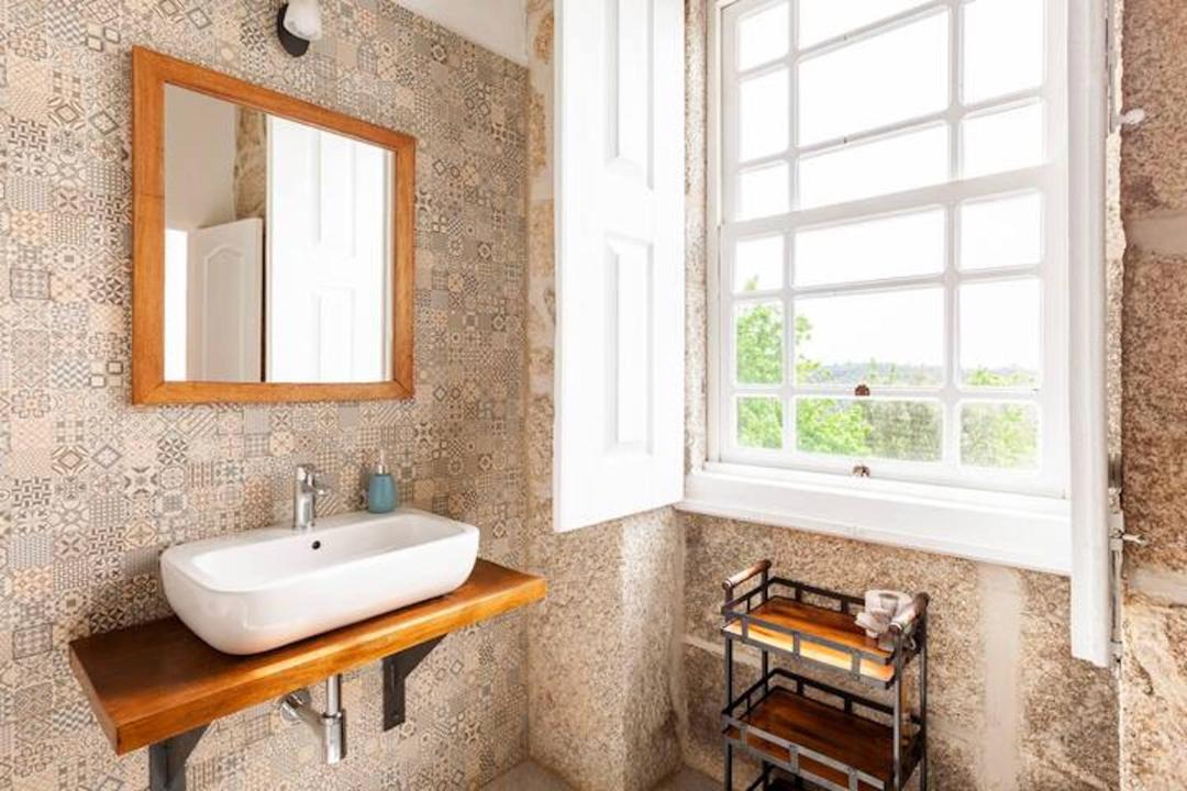 Photo of Bathroom in Tondela
